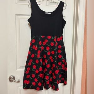Sleeveless dress cherries print size M
